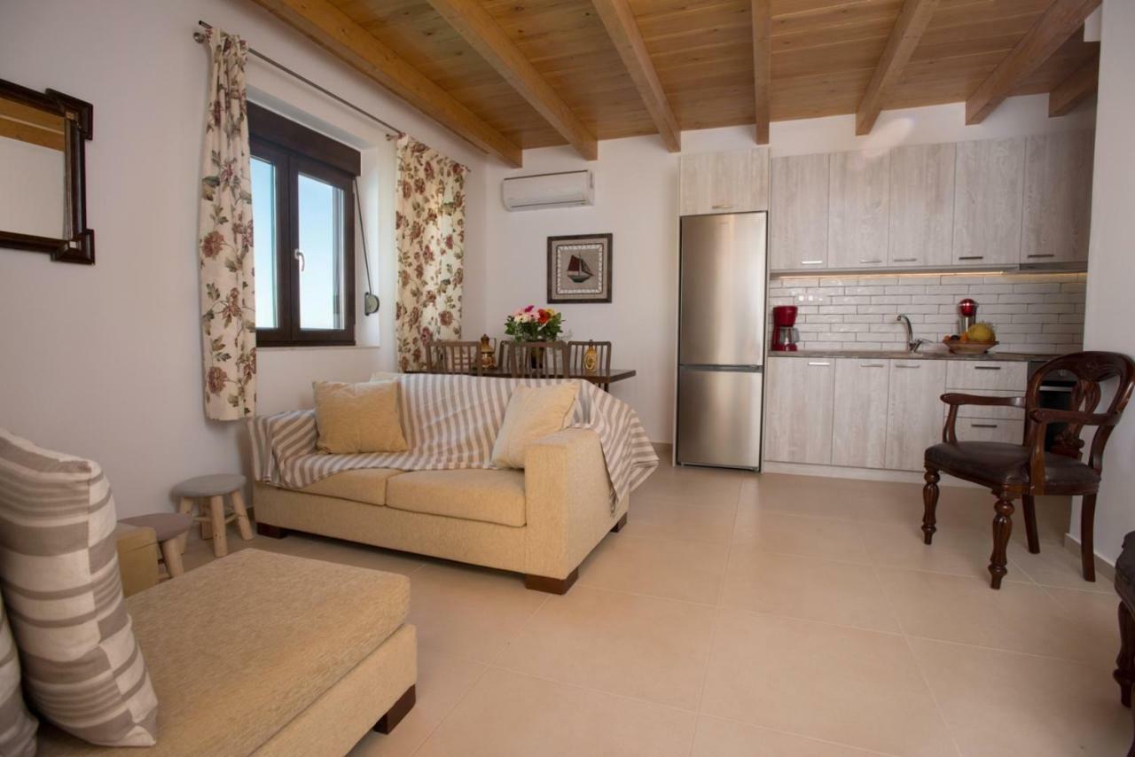 Houmeli Maisonettes &